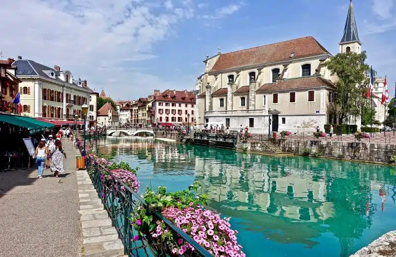 Lac d’Annecy, pourquoi est-ce une destination parfaite pour les vacances ?