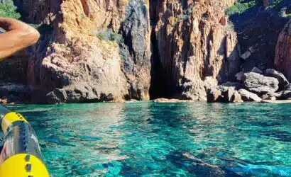 Sortie en mer en Corse : quels sont les lieux incontournables à visiter ?
