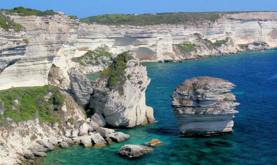 Pourquoi passer ses vacances dans un camping en Corse ?
