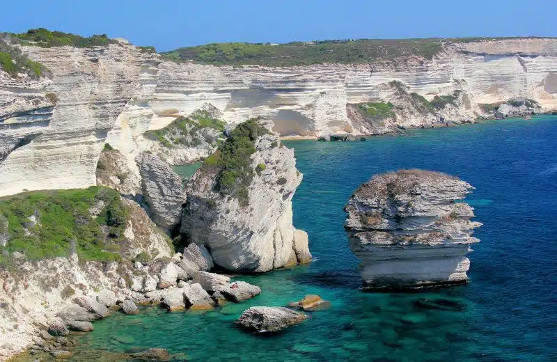 Pourquoi passer ses vacances dans un camping en Corse ?