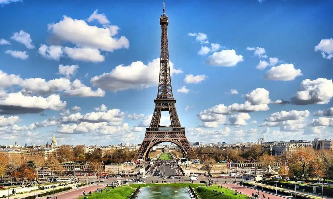 visiter tour eiffel sans faire queue