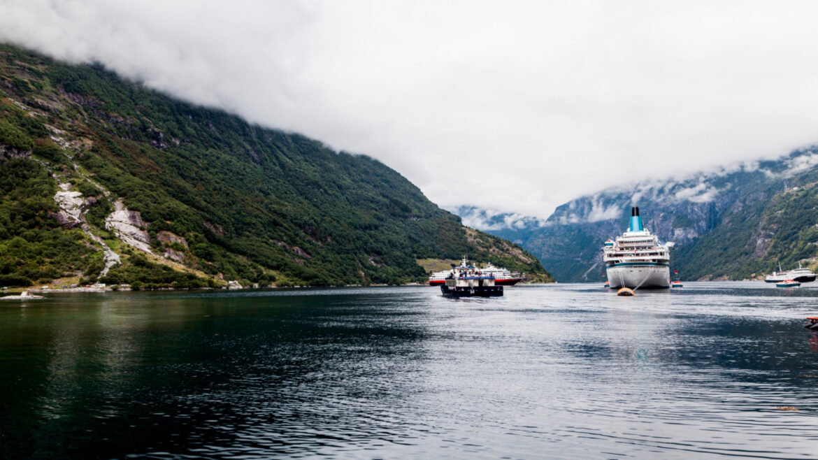 Pourquoi choisir une croisière pour explorer les fjords de Norvège ?